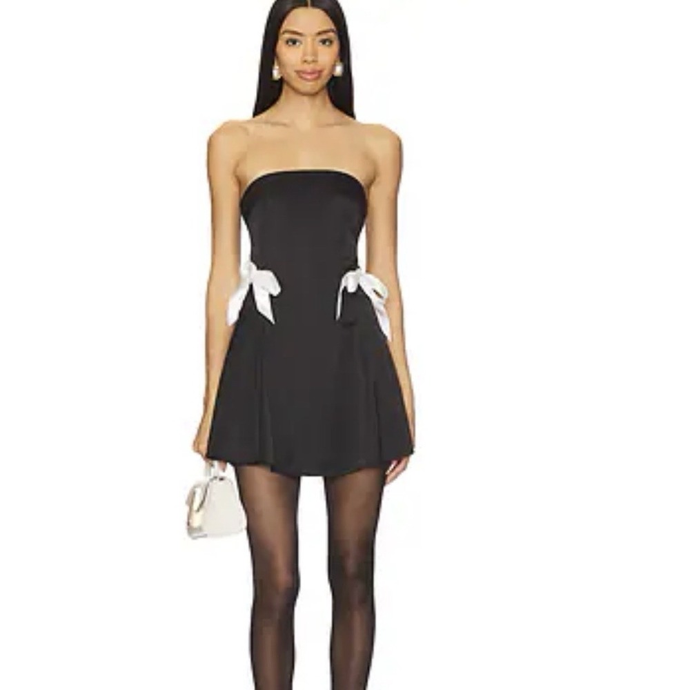 More to Come Black and White dress Size M
